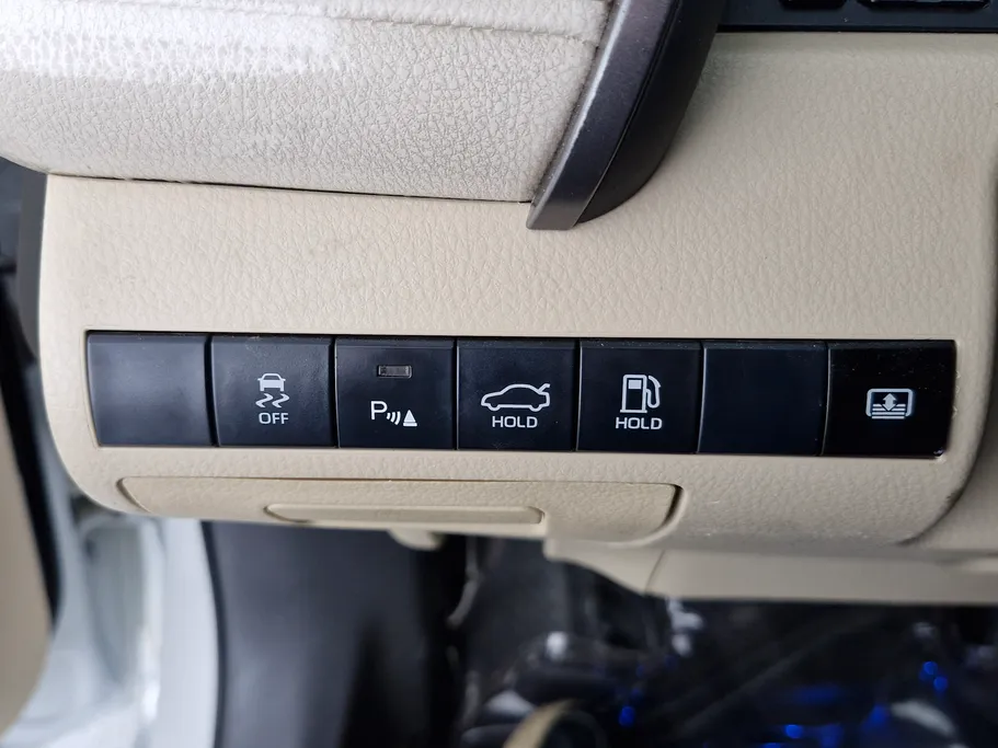 2019 Toyota Camry  GLE 