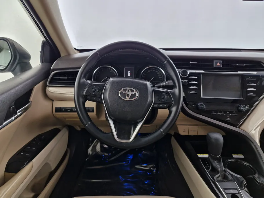 2019 Toyota Camry  GLE 