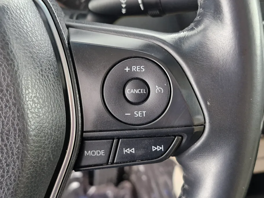 2019 Toyota Camry  GLE 