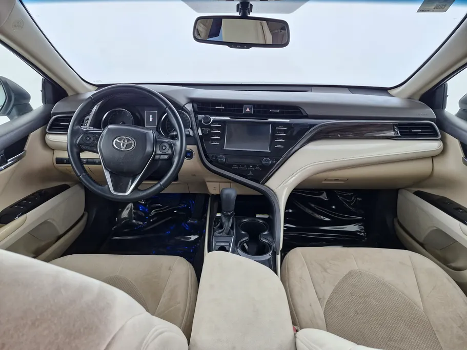 2019 Toyota Camry  GLE 