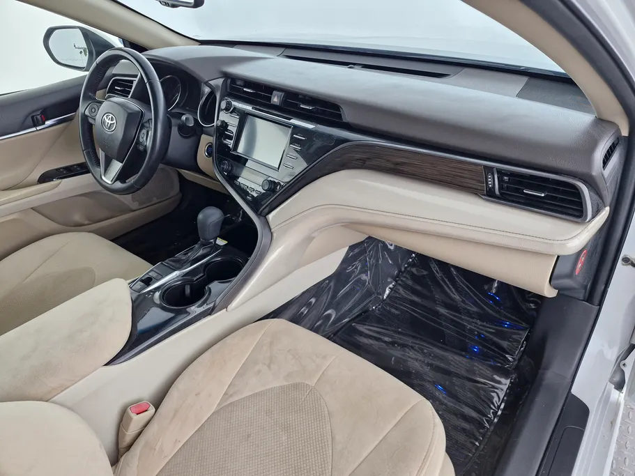 2019 Toyota Camry  GLE 