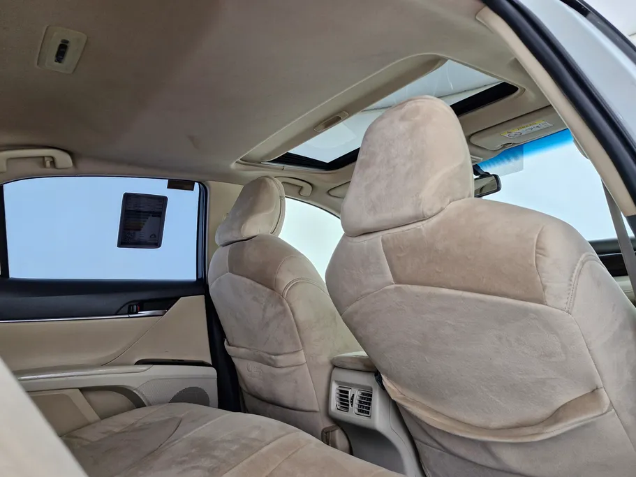 2019 Toyota Camry  GLE 