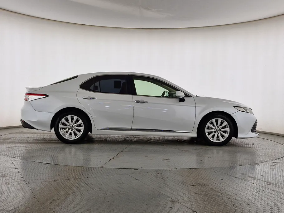 2019 Toyota Camry  GLE 