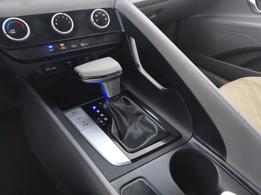 2025 Hyundai Elantra Fleet 