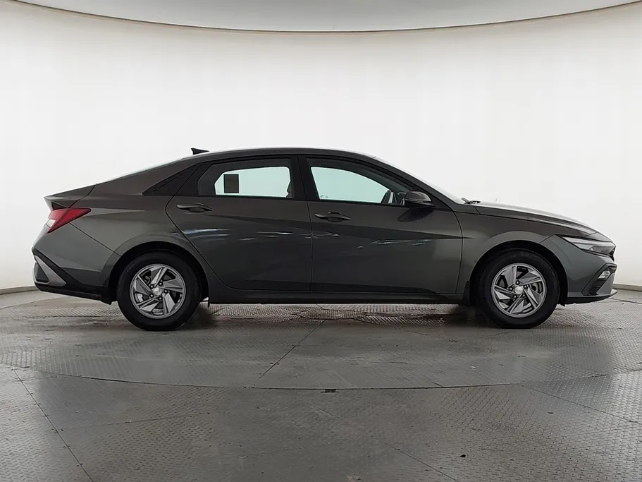 2025 Hyundai Elantra Fleet 