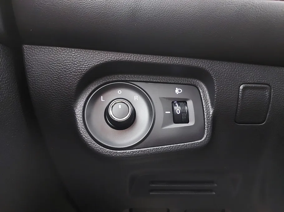 2022 MG 5 COM 
