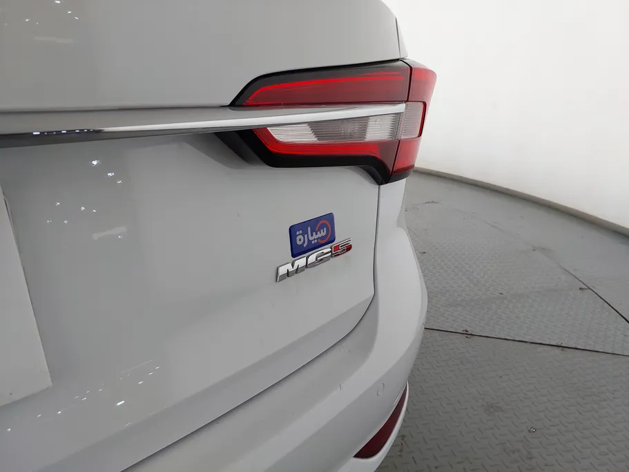 2022 MG 5 COM 