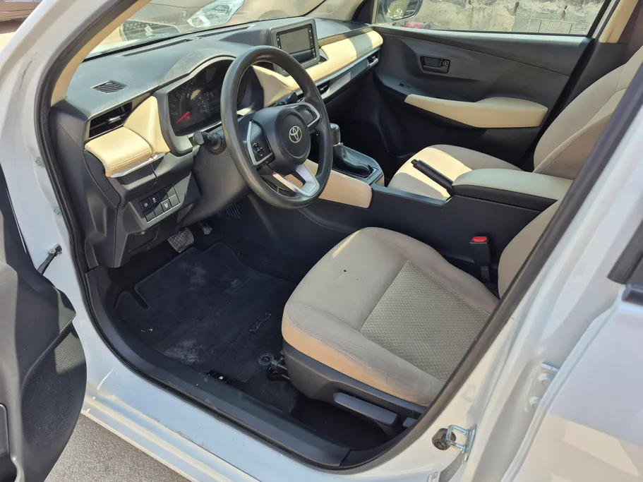 2023 Toyota Yaris  Y 