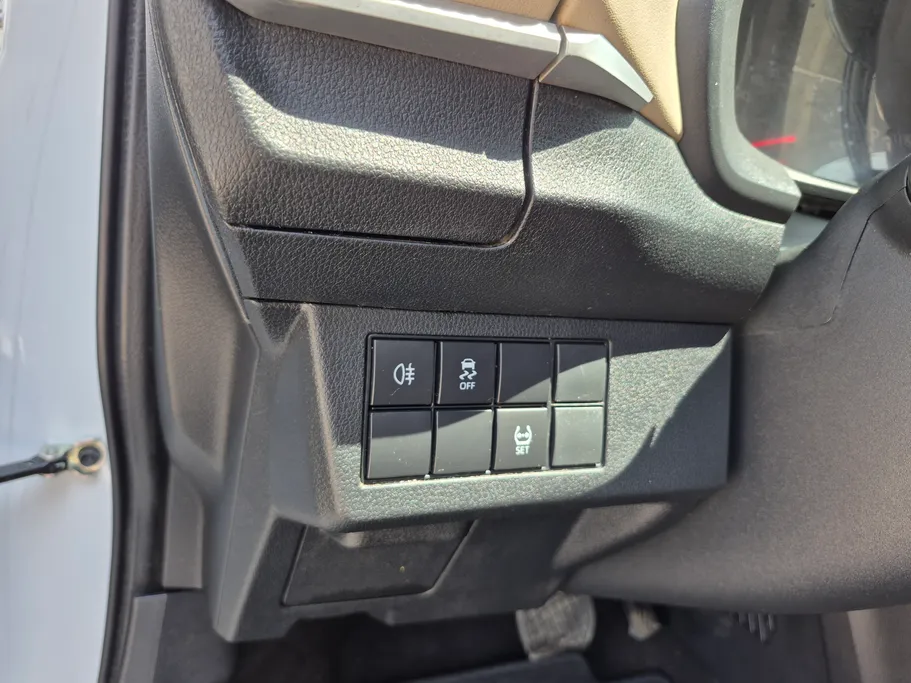 2023 Toyota Yaris  Y 