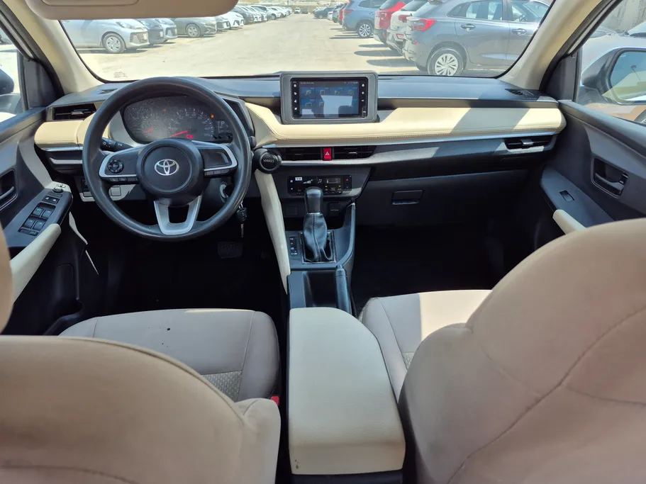 2023 Toyota Yaris  Y 