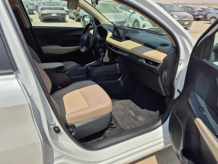 2023 Toyota Yaris  Y 