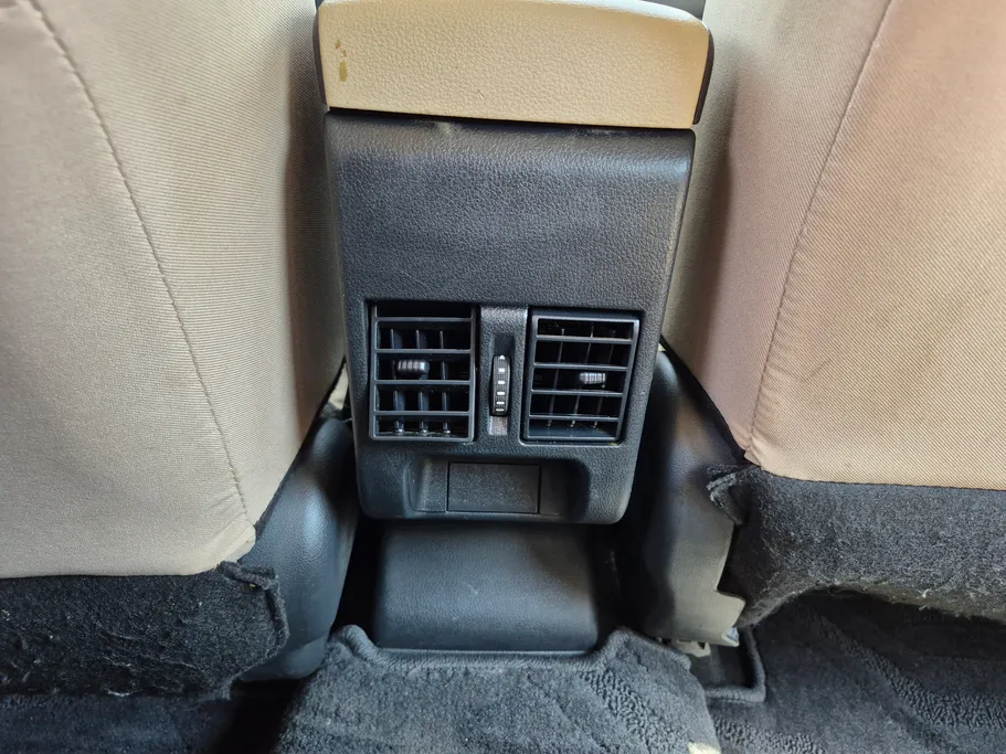 2023 Toyota Yaris  Y 