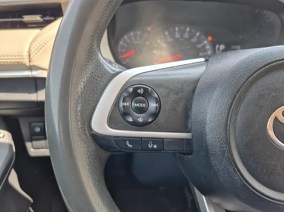 2023 Toyota Yaris  Y 