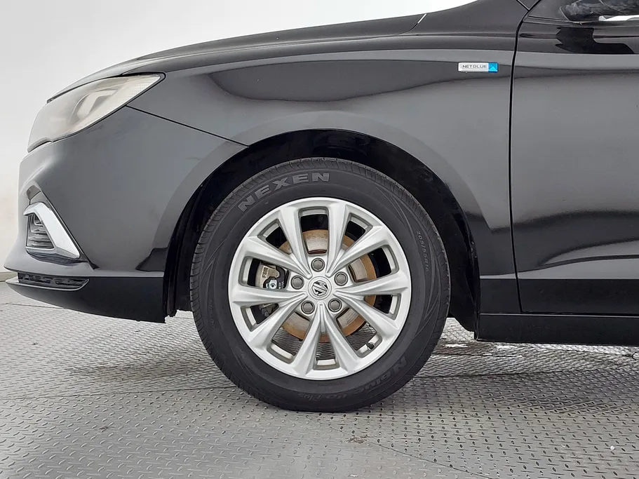 2022 MG 5 STD 