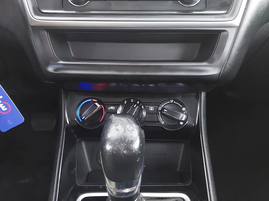 2022 MG 5 STD 