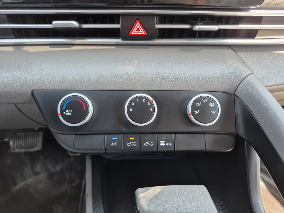2024 Hyundai Elantra Fleet 
