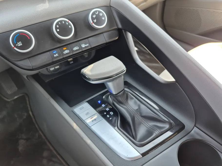 2024 Hyundai Elantra Fleet 