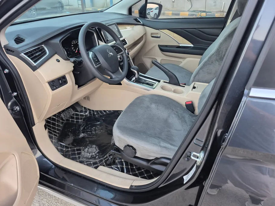 2025 Mitsubishi XPANDER HL 