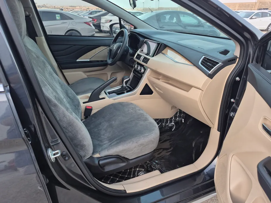 2025 Mitsubishi XPANDER HL 