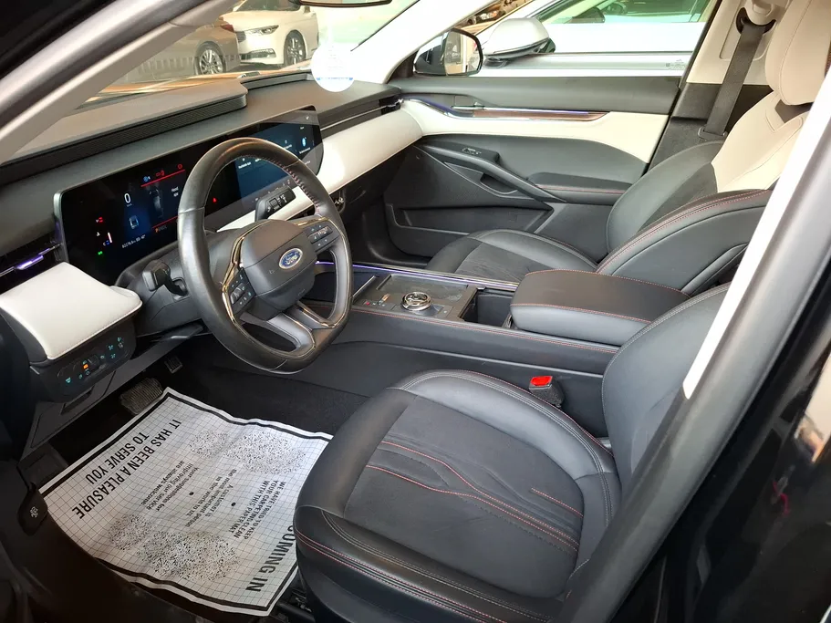 2023 Ford Taurus Titanium 