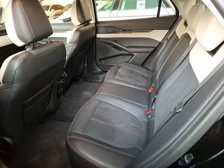 2023 Ford Taurus Titanium 