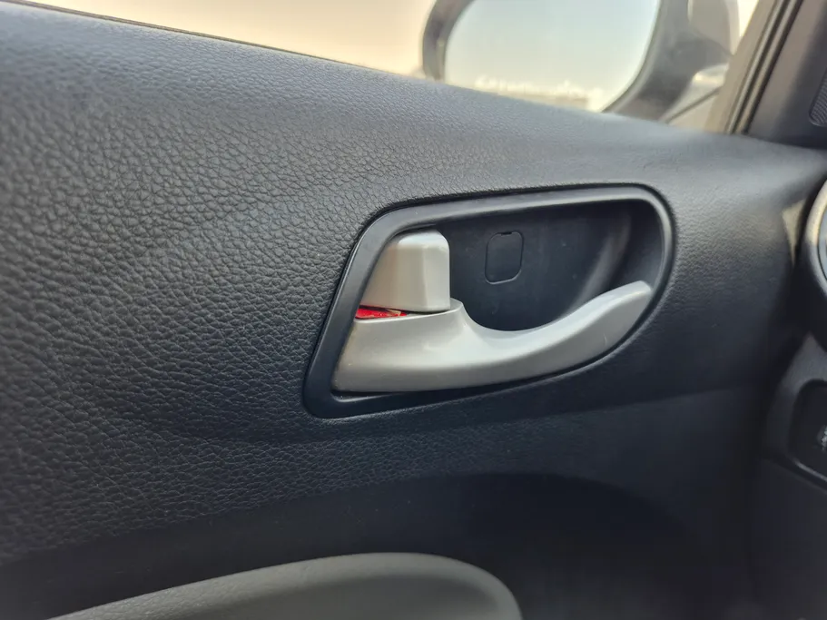 2022 Kia Pegas LX 