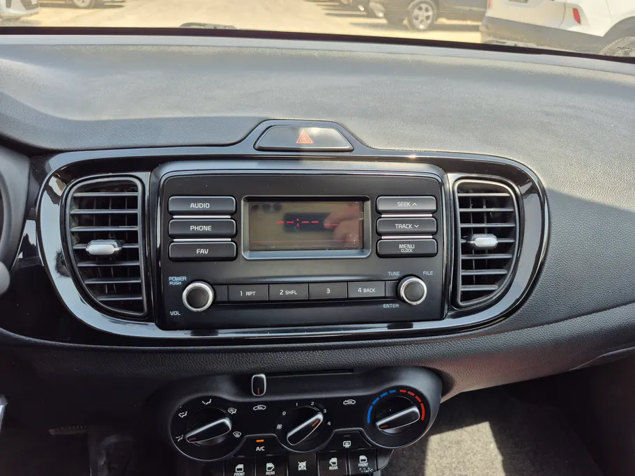 2022 Kia Pegas LX 