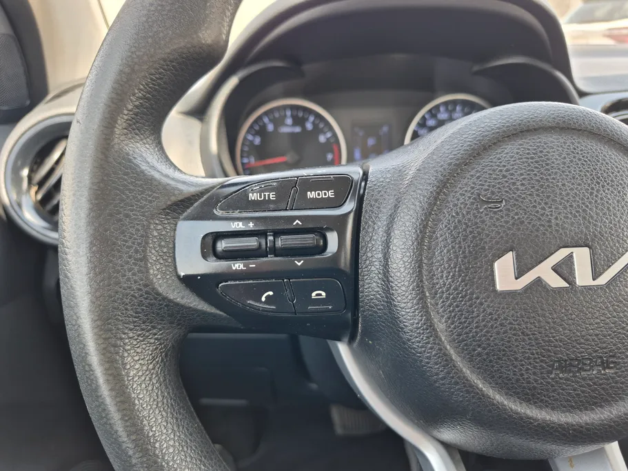 2022 Kia Pegas LX 