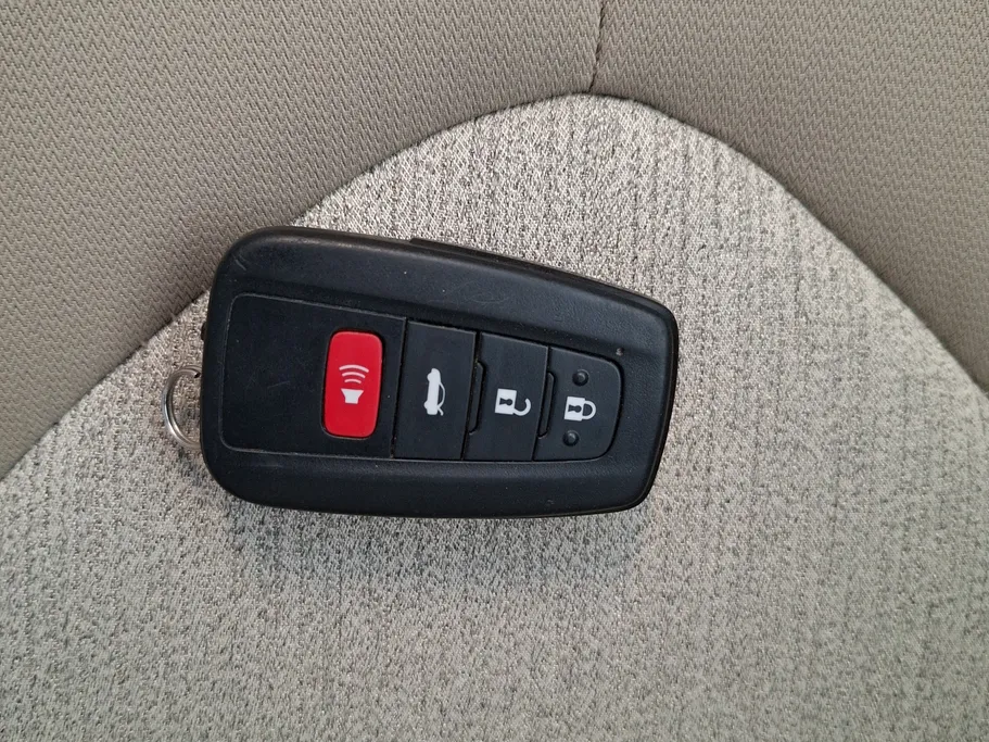 2024 Toyota Camry  LE HEV 
