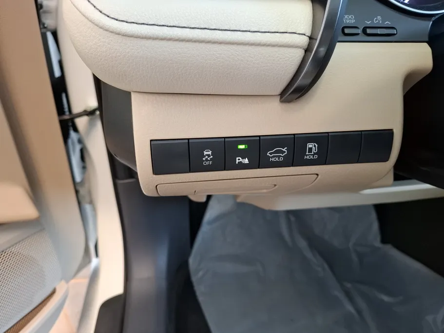 2024 Toyota Camry  LE HEV 