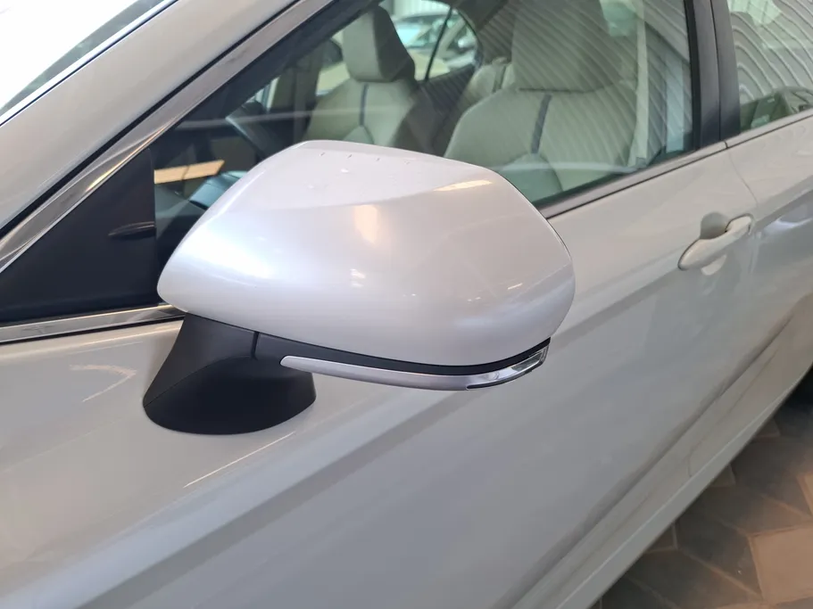2024 Toyota Camry  LE HEV 