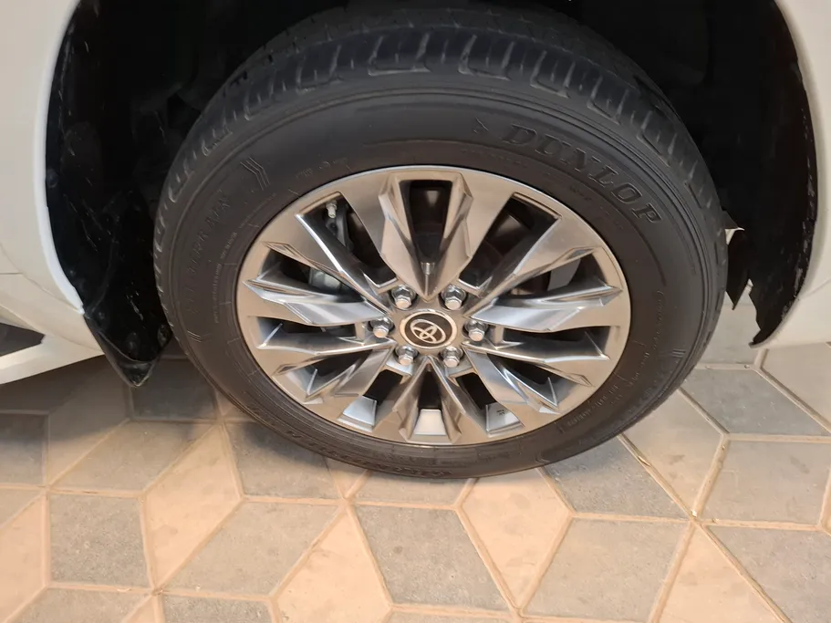 2024 Toyota Land Cruiser GXR5 