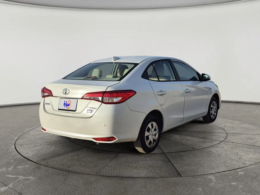 2022 Toyota Yaris  Y 