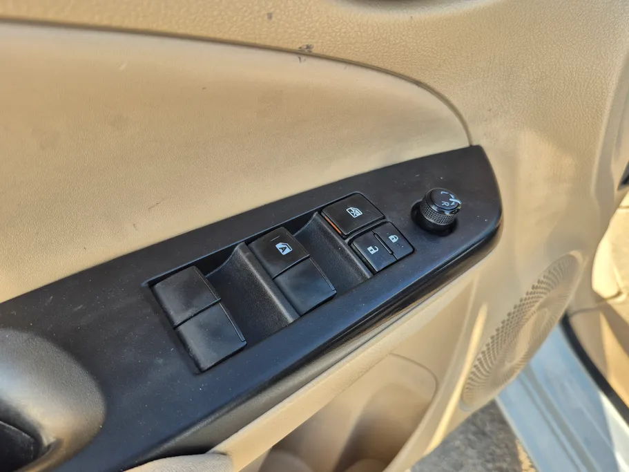 2022 Toyota Yaris  Y 