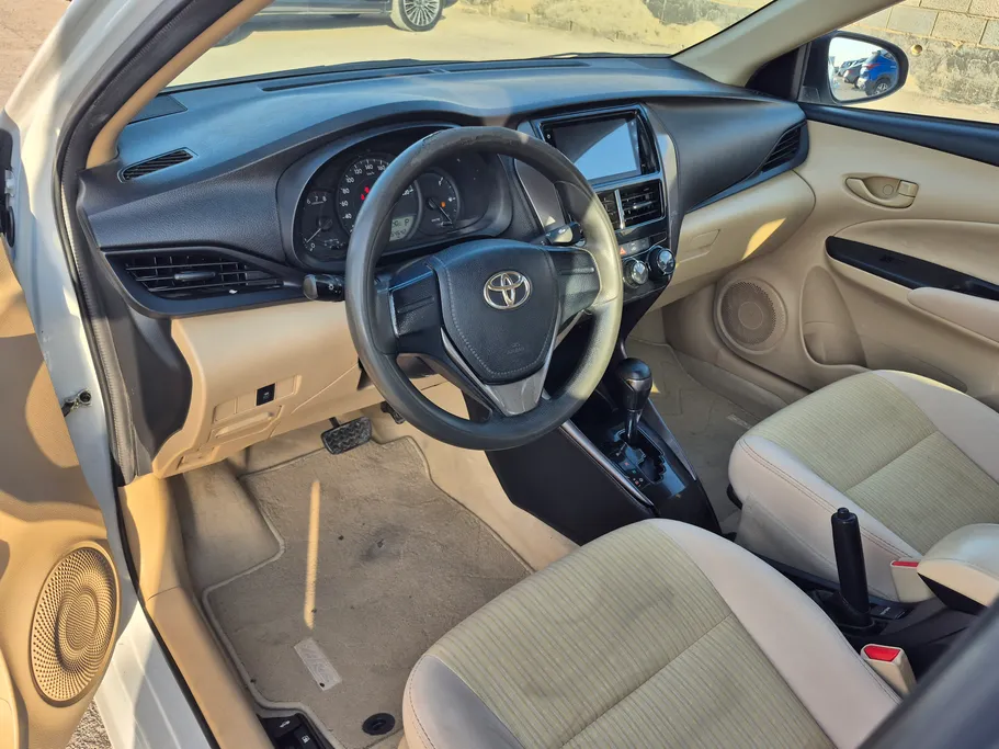 2022 Toyota Yaris  Y 