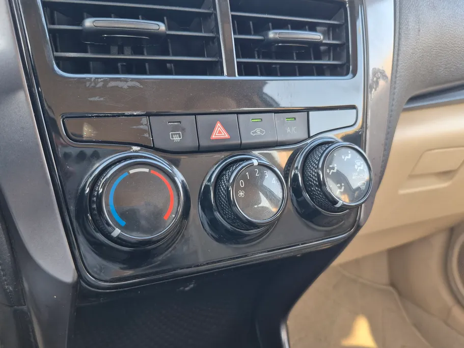 2022 Toyota Yaris  Y 
