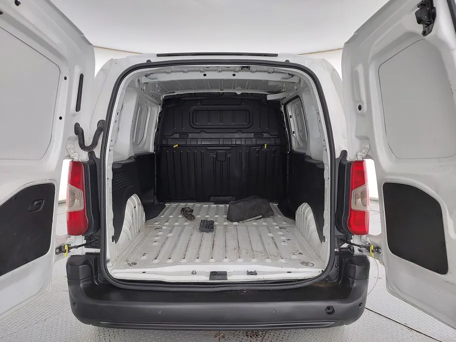2021 Peugeot Partner Short van 