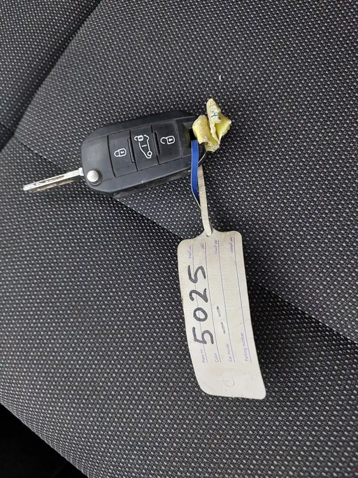 2021 Peugeot Partner Short van 