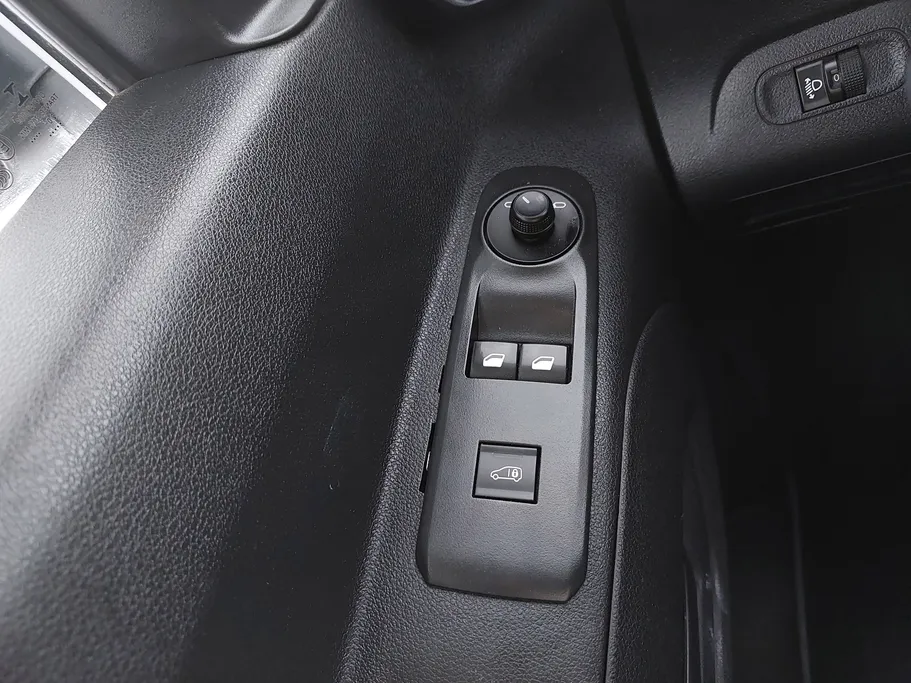 2021 Peugeot Partner Short van 