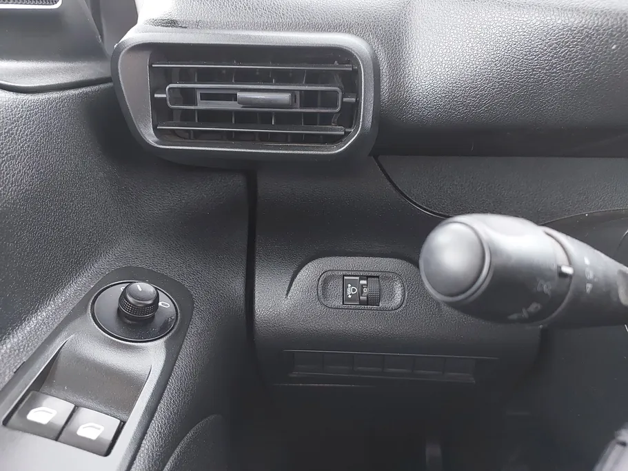 2021 Peugeot Partner Short van 