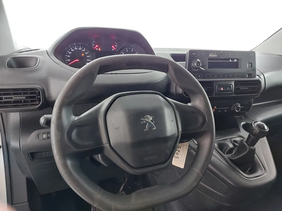 2021 Peugeot Partner Short van 