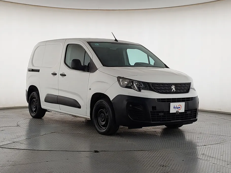 2021 Peugeot Partner Short van 