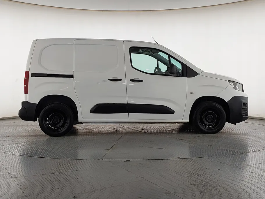 2021 Peugeot Partner Short van 