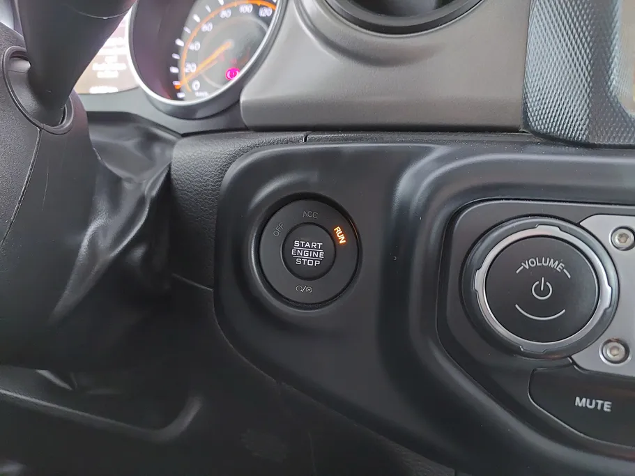 2023 جيب Wrangler سبورت 