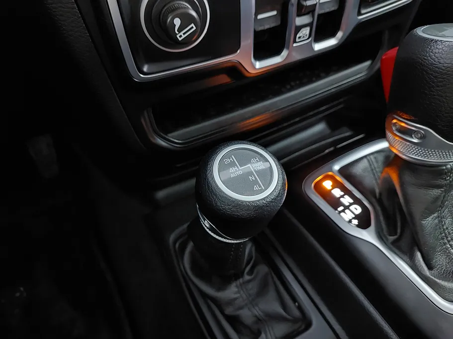 2023 جيب Wrangler سبورت 