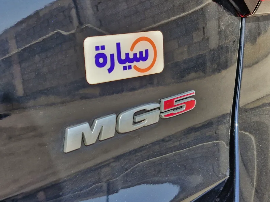 ام جي 5 COM 2024 