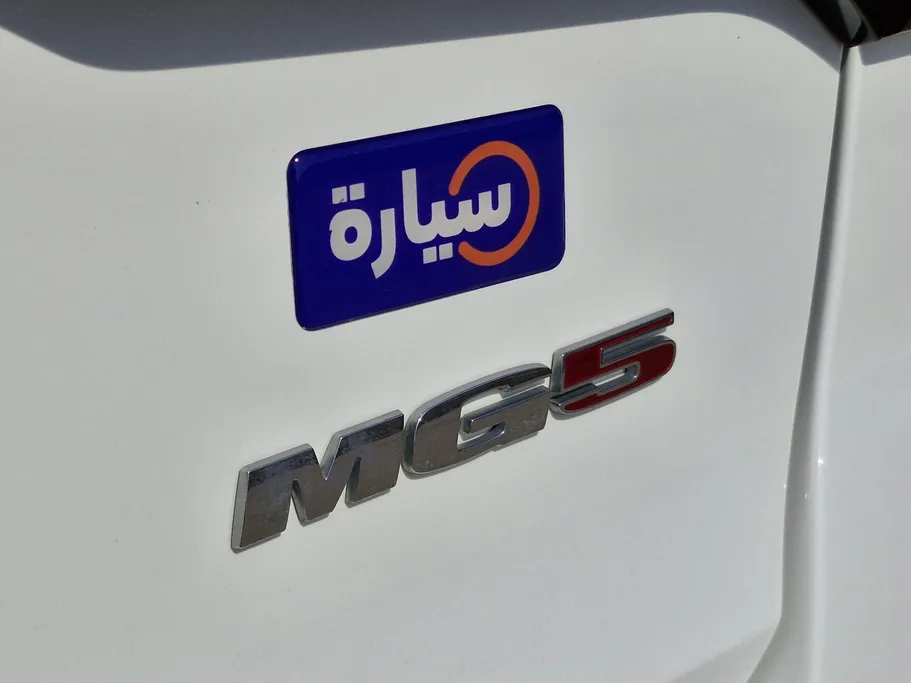 ام جي 5 COM 2024 