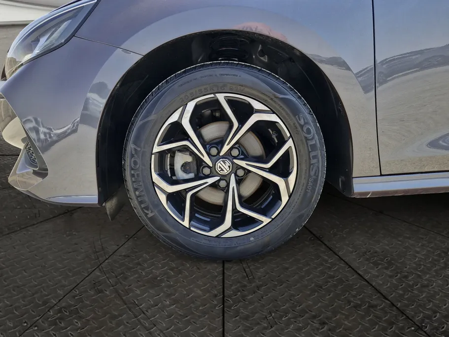 2024 MG GT STD 