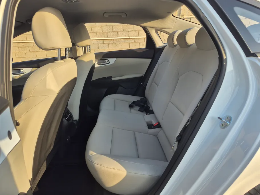 2024 كيا Cerato LX 
