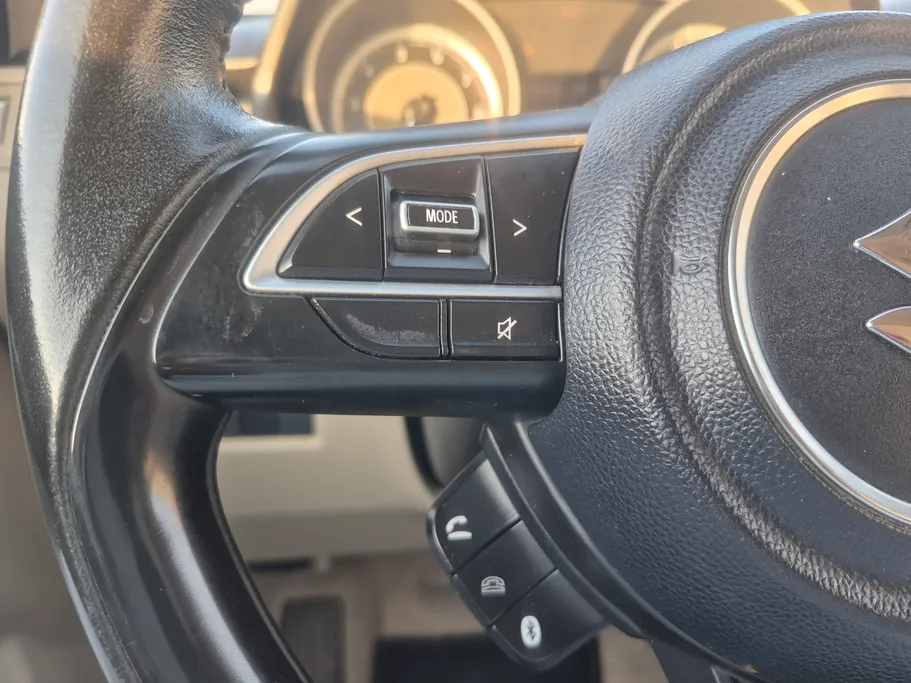 2025 سوزوكي Dzire GLX 